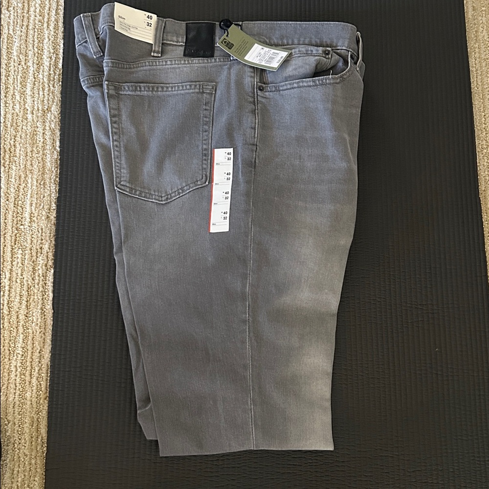 Men’s jeans - new with tag